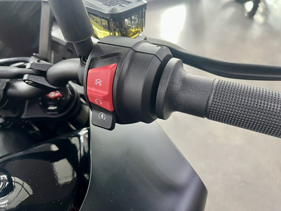 2025 Husqvarna SVARTPILEN 801