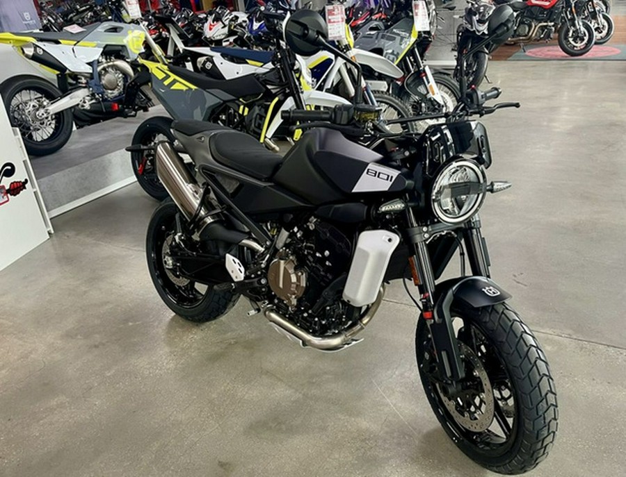 2025 Husqvarna SVARTPILEN 801