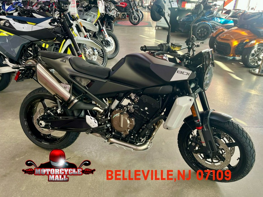 2025 Husqvarna SVARTPILEN 801