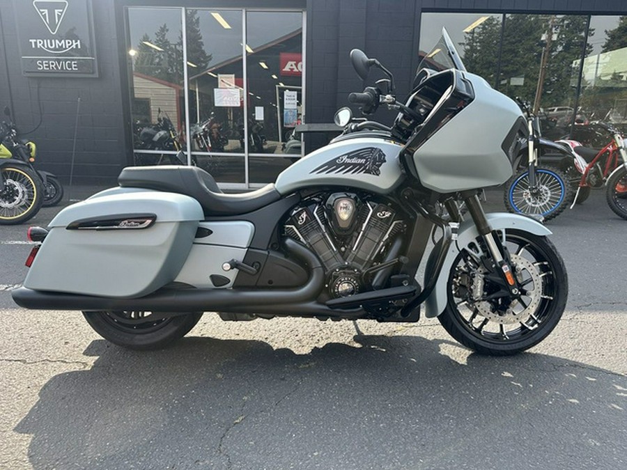 2025 Indian Challenger Dark Horse Frost Silver Smoke