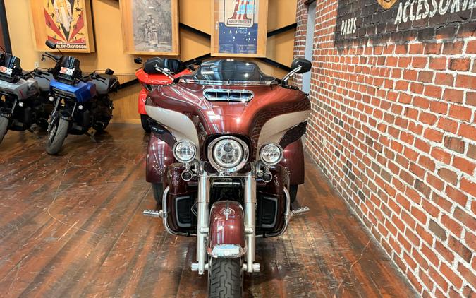 FLHTCUTG 2018 Tri Glide Ultra