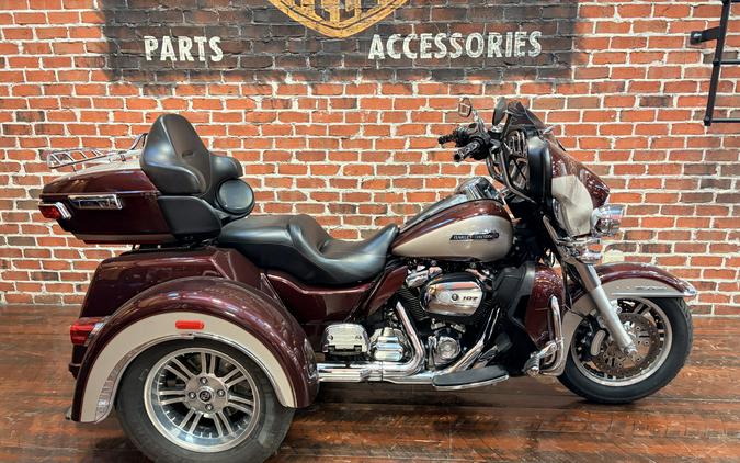 FLHTCUTG 2018 Tri Glide Ultra