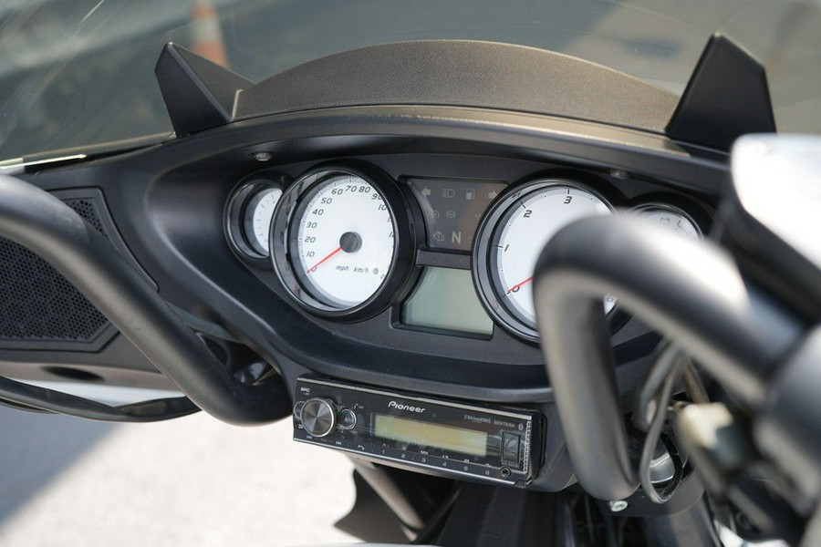 2016 Victory Motorcycles Cross Country Suede Pearl White