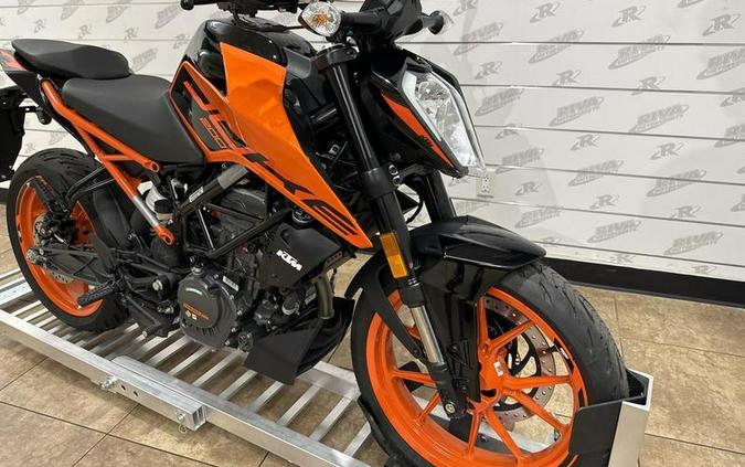 2023 KTM 200 Duke