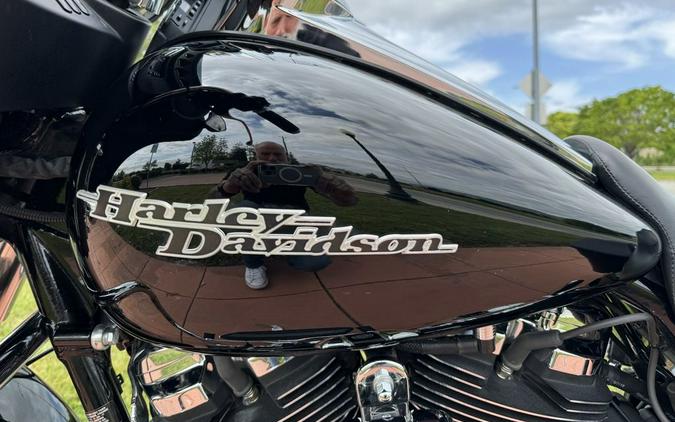 2019 Harley-Davidson® FLHX - Street Glide®