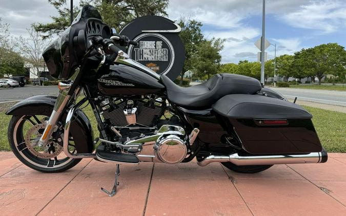 2019 Harley-Davidson® FLHX - Street Glide®