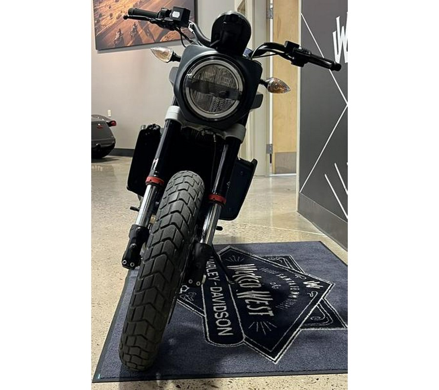 2019 Husqvarna® Svartpilen 701