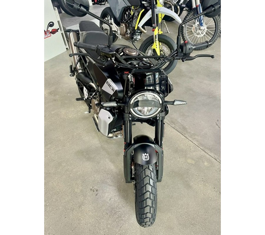 2025 Husqvarna SVARTPILEN 801