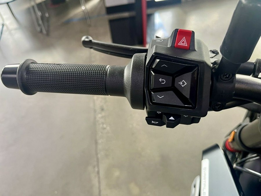 2025 Husqvarna SVARTPILEN 801