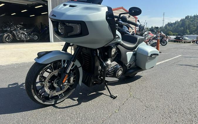 2025 Indian Challenger Dark Horse 112 Frost Silver Smoke