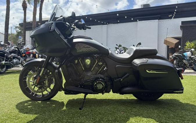 2025 Indian CHALLENGER DARK HORSE, AUDIO