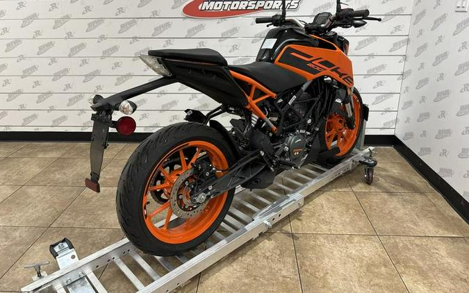 2023 KTM 200 Duke