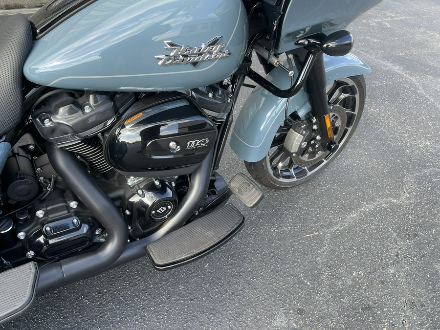 2024 Harley-Davidson Road Glide® 3