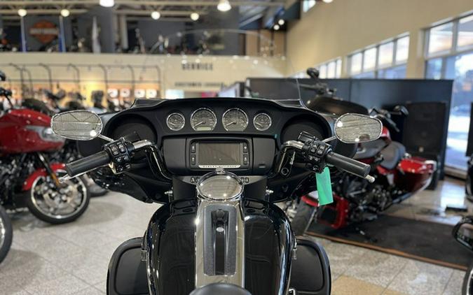 2018 Harley-Davidson Trike FLHTCUTG - Tri Glide Ultra