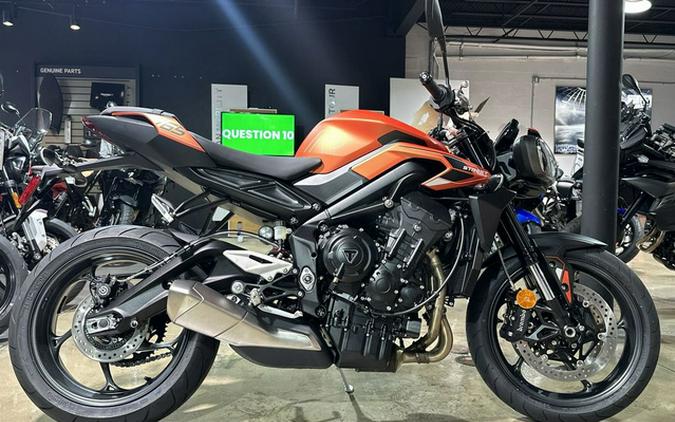 2025 Triumph Street Triple 765 R Matte Baja Orange R