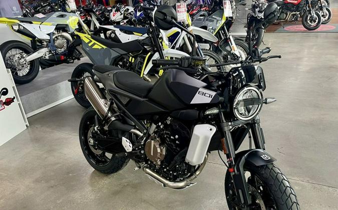 2025 Husqvarna SVARTPILEN 801
