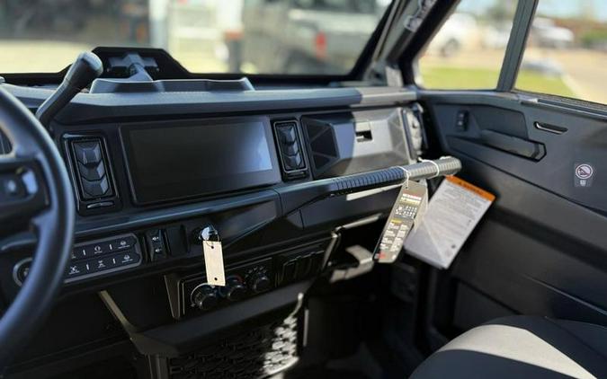 2026 Can-Am® Defender MAX Limited HD11