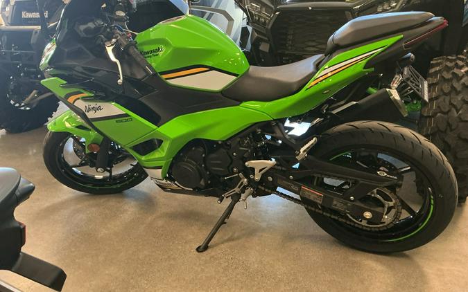 2025 Kawasaki Ninja® 500 KRT Edition