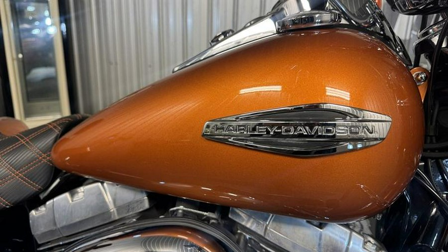 2014 Harley-Davidson® FLD - Dyna® Switchback™