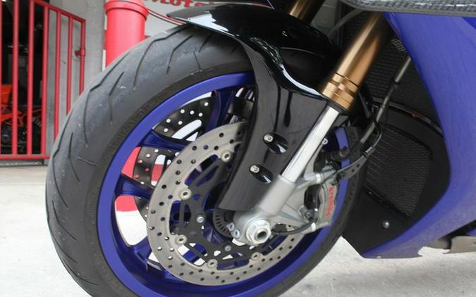 2025 Yamaha YZF-R1 R1