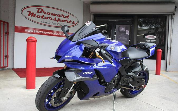 2025 Yamaha YZF-R1 R1