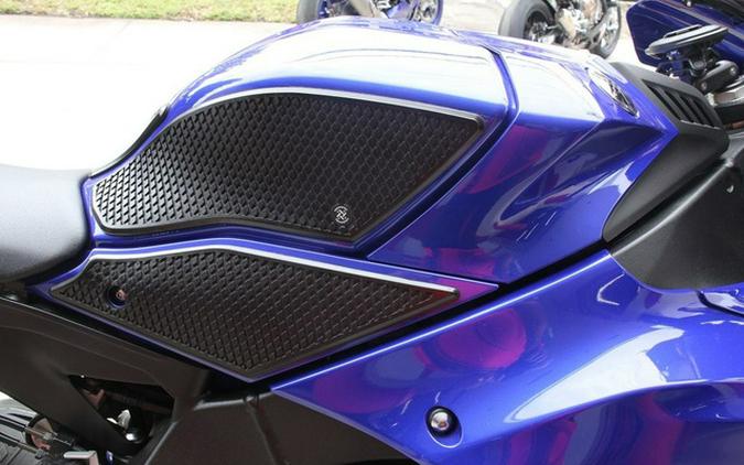 2025 Yamaha YZF-R1 R1