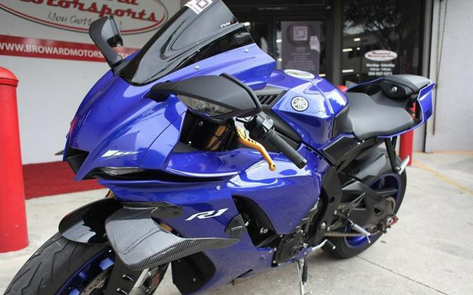 2025 Yamaha YZF-R1 R1