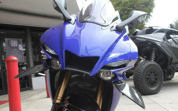 2025 Yamaha YZF-R1 R1