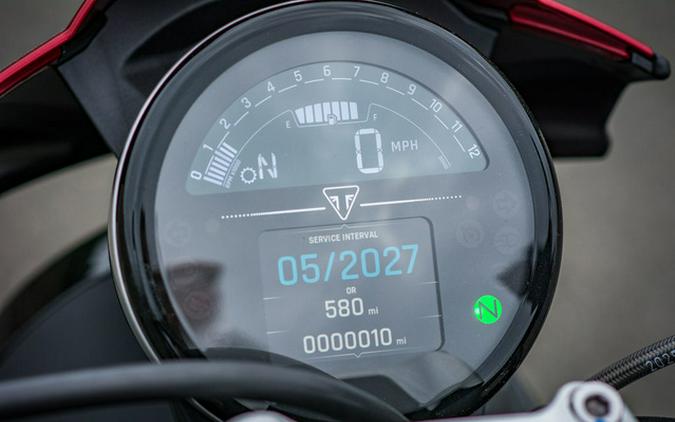 2026 Triumph Trident 800 Carnival red