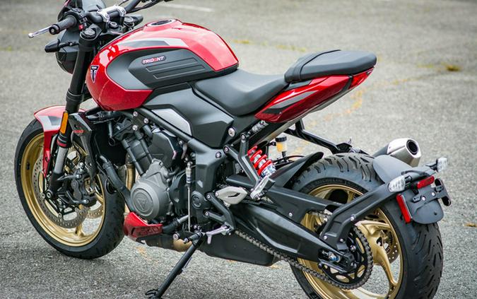 2026 Triumph Trident 800 Carnival red
