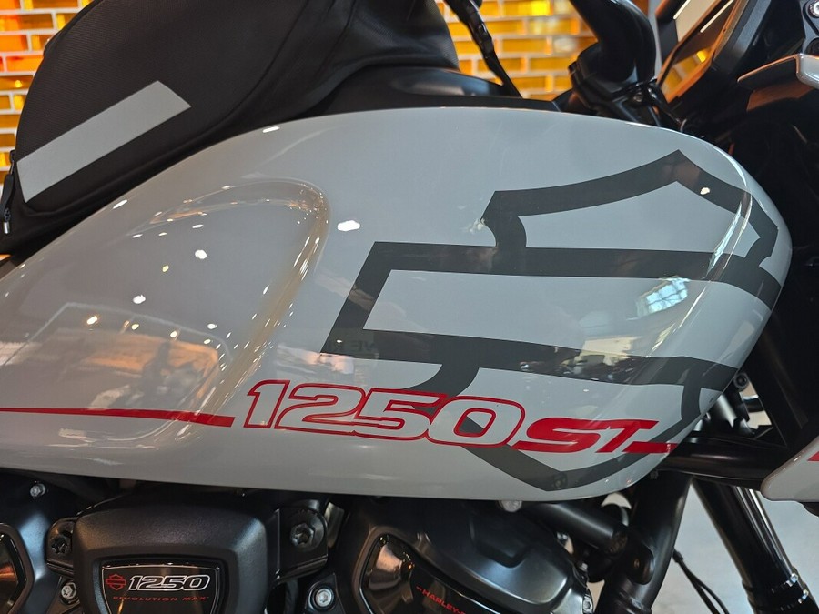 RA1250ST 2025 Pan America® 1250 ST