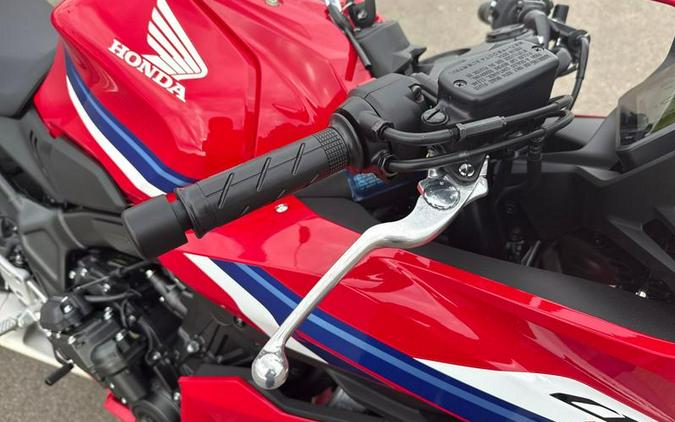 2026 Honda® CBR650R E-CLUTCH E-Clutch