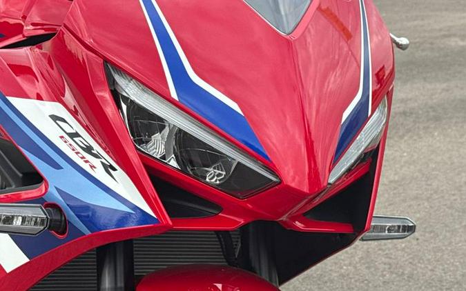2026 Honda® CBR650R E-CLUTCH E-Clutch