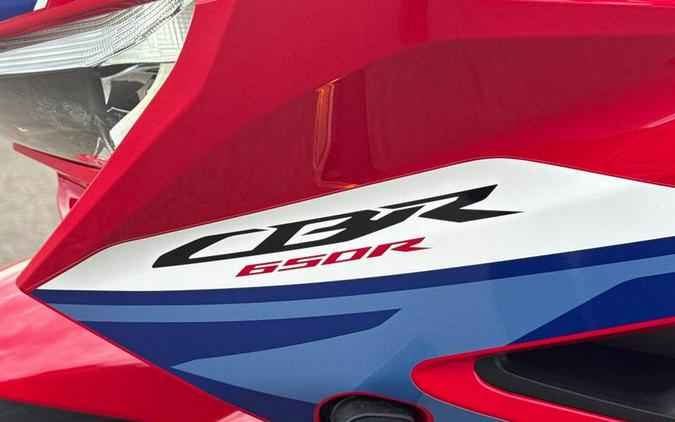 2026 Honda® CBR650R E-CLUTCH E-Clutch