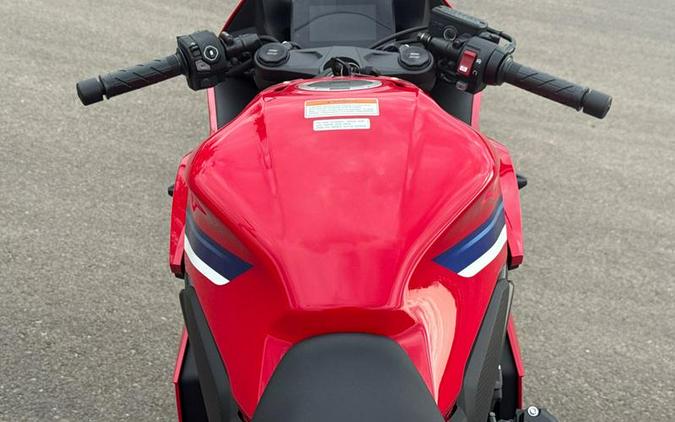 2026 Honda® CBR650R E-CLUTCH E-Clutch