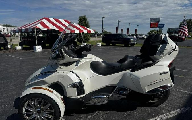 2016 Can-Am® Spyder RT Limited Platine
