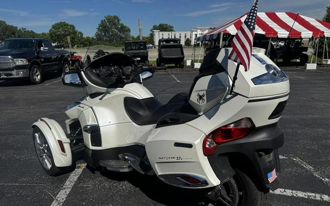 2016 Can-Am® Spyder RT Limited Platine