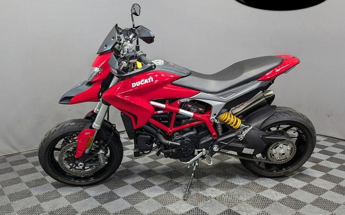 2016 Ducati Hypermotard 939 Red