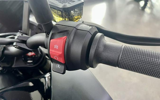 2025 Husqvarna SVARTPILEN 801