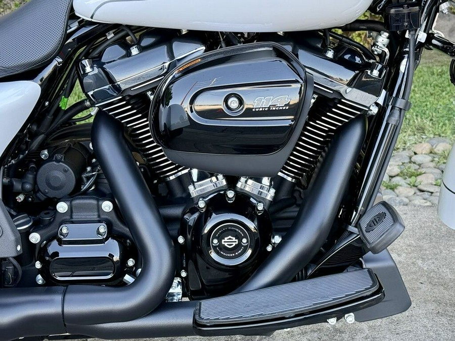 FLTRT 2025 Road Glide® 3