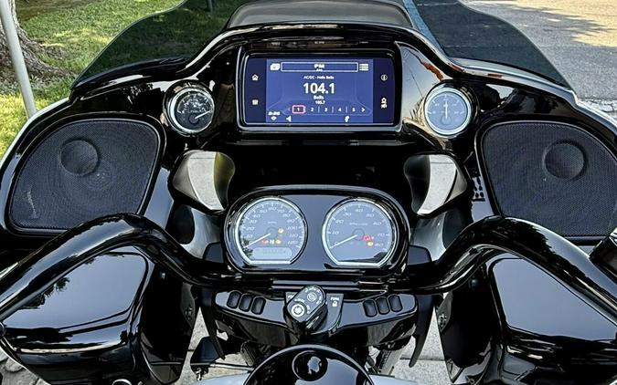 FLTRT 2025 Road Glide® 3