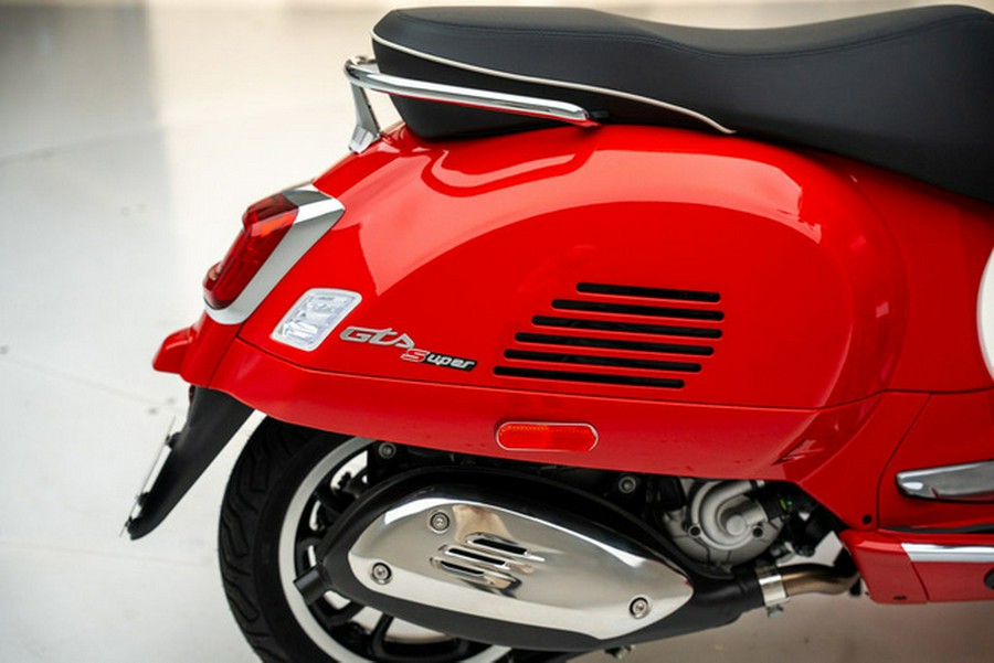 2027 Vespa GTS 310 Super