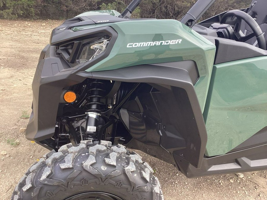 2024 Can-Am™ Commander MAX DPS 700