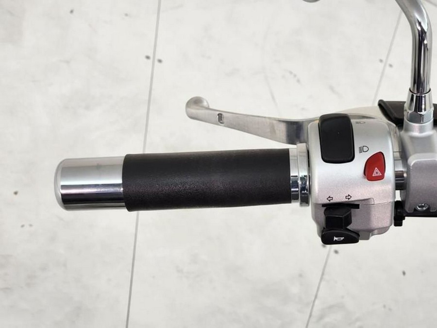 2025 Suzuki Boulevard C50