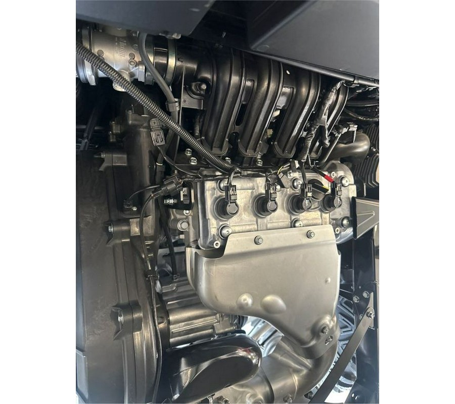 2025 Kawasaki METALLIC BLUISH GRAY RIDGE XR CREW LIMITED HVAC