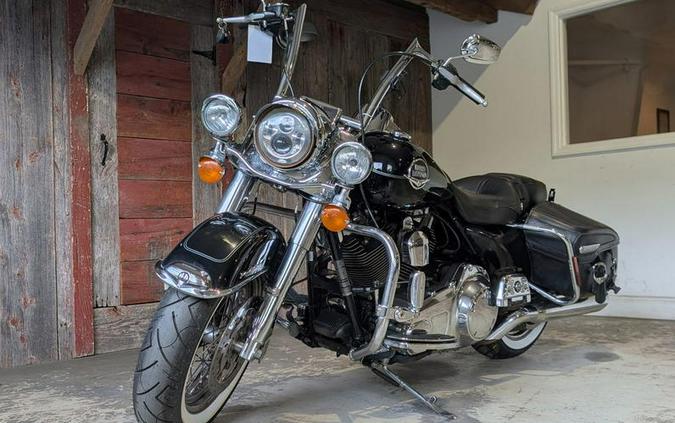 2009 Harley-Davidson® FLHRC - Road King® Classic
