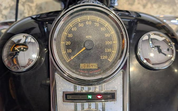2009 Harley-Davidson® FLHRC - Road King® Classic