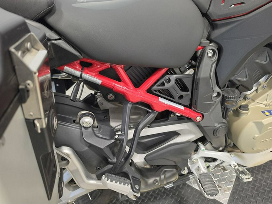 2024 Ducati Multistrada V4 S Travel & Radar Red