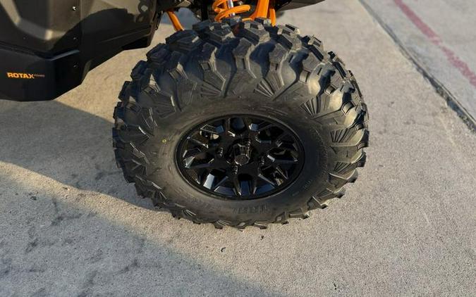 2026 Can-Am® Maverick X3 MAX RS Turbo Scandi Blue & Orange Crush