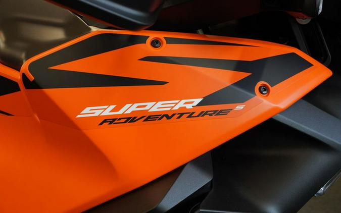 2027 KTM Super Adventure 1390 S EVO